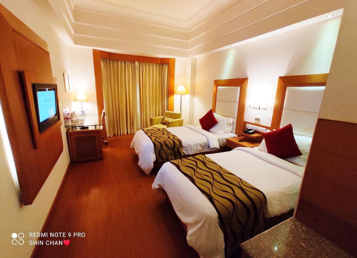 Ambrosia Sarovar Portico Харидвар Экстерьер фото