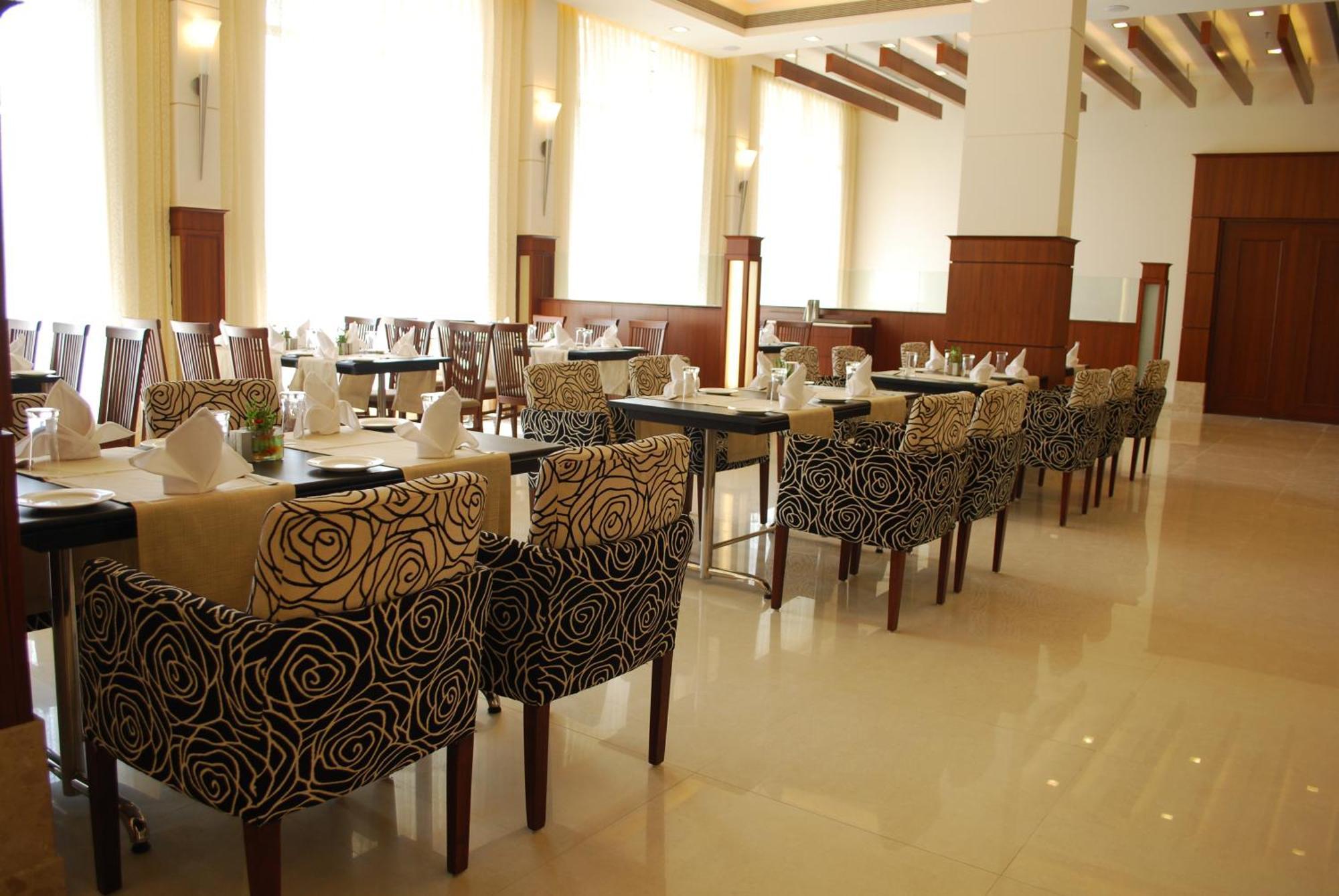 Ambrosia Sarovar Portico Харидвар Экстерьер фото