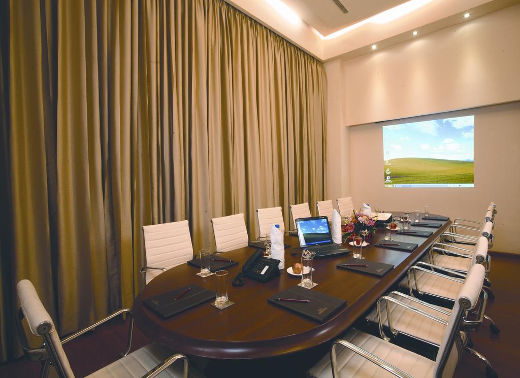 Ambrosia Sarovar Portico Харидвар Экстерьер фото