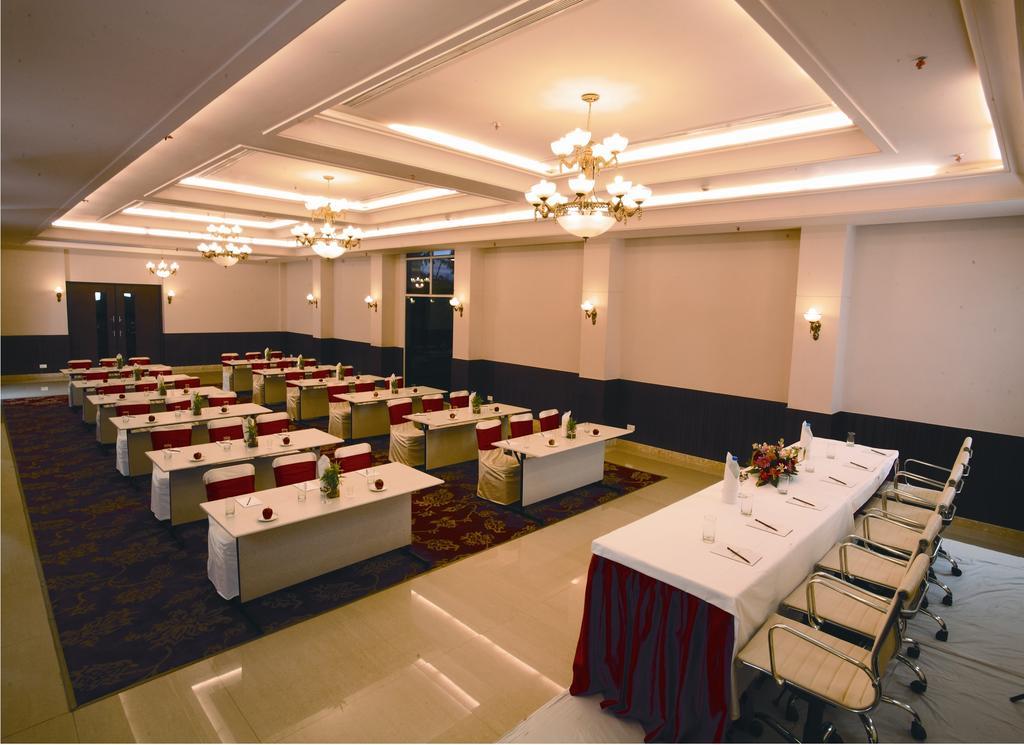 Ambrosia Sarovar Portico Харидвар Экстерьер фото