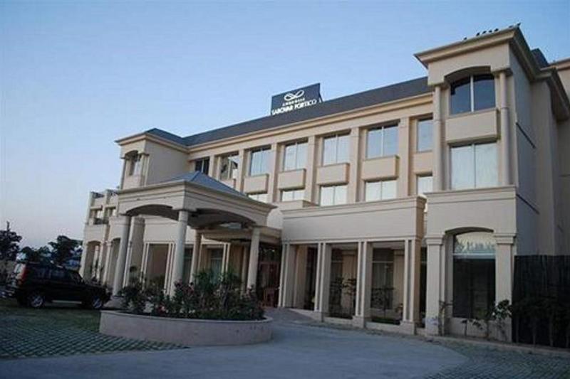 Ambrosia Sarovar Portico Харидвар Экстерьер фото